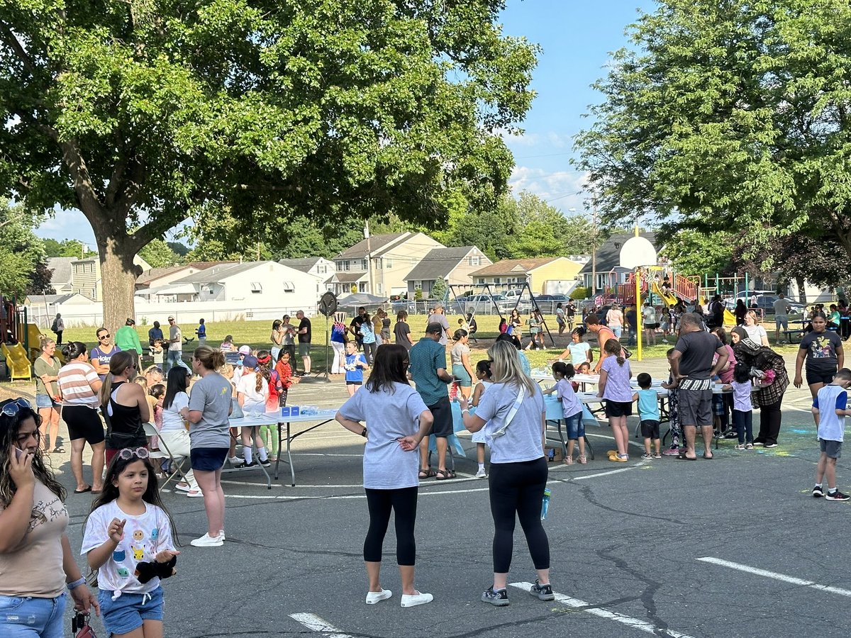 <a href="/KlocknerPTA/">Klockner School PTA</a> End of the Year Block Party! Great times for all members of our amazing community!!!!! <a href="/WeAreHTSD/">WeAreHTSD</a> <a href="/RashaanMonroe/">Rashaan Monroe, Ed.D.</a>