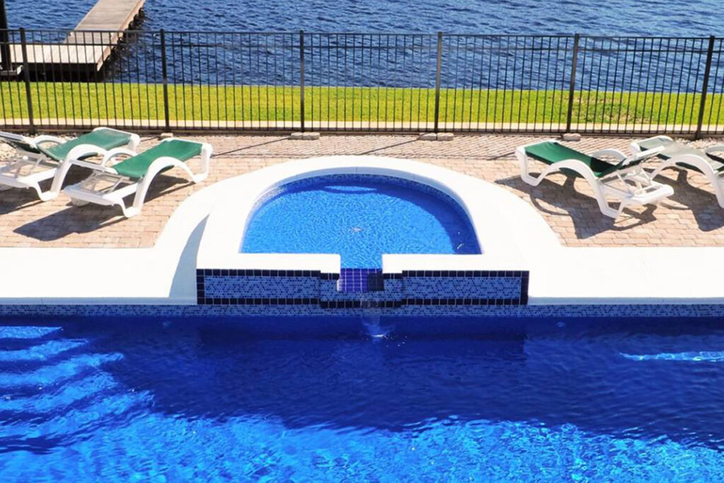 BRPools_USA's tweet image. ☀️ Transform Your Backyard Oasis with a Fiberglass Sundeck! 🌊

Ready to take your poolside relaxation to the next level? Contact your local Barrier Reef Pools Dealer to learn more about adding a sundeck today!

#BarrierReefPools #FiberglassPools #Sundeck #OutdoorLiving
☀️🏊‍♂️🌴