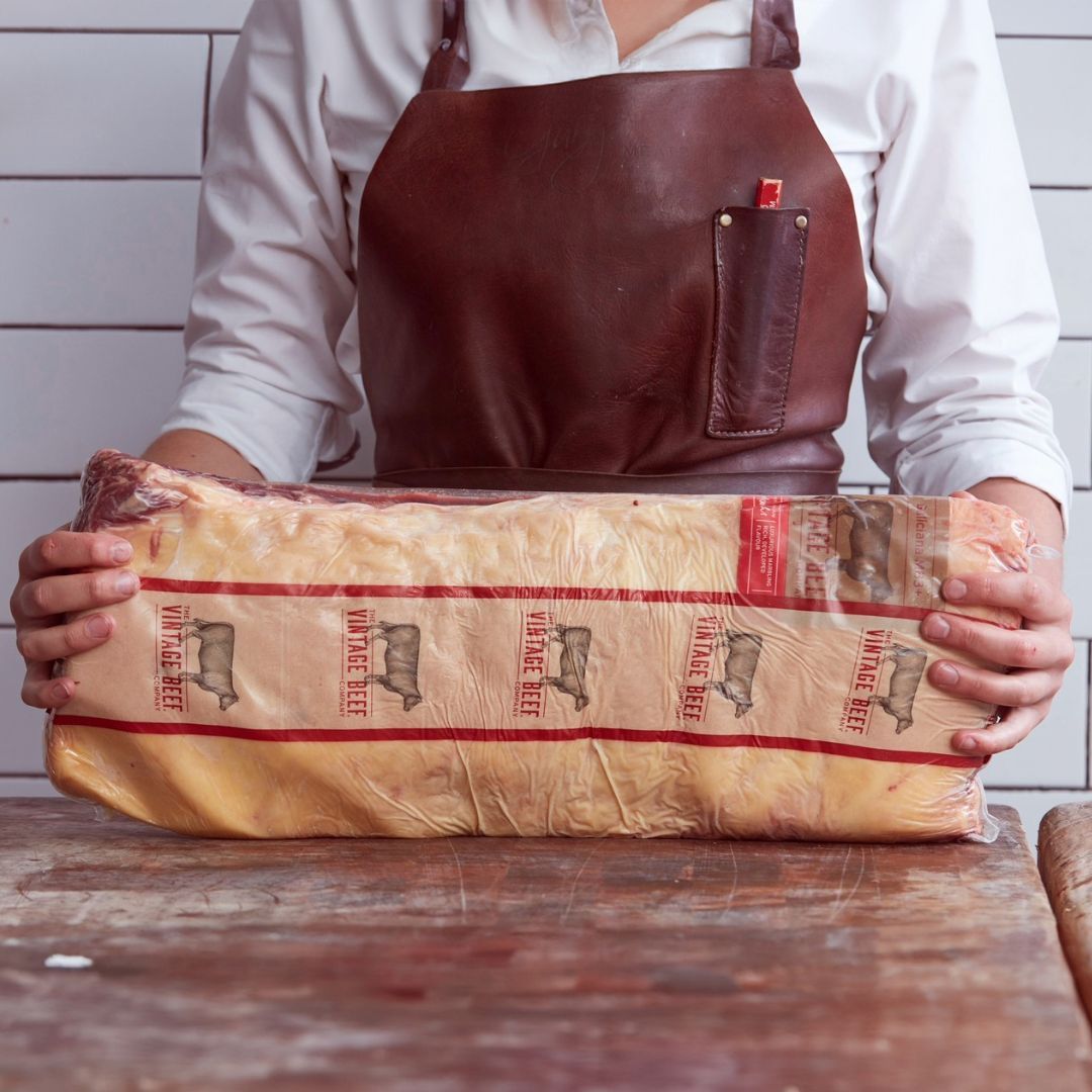 flindersandco's tweet photo. Chef's Special - Vintage Beef Co Galiciana Striploin MB3+
Ordering code# VBJ2140

"Galiciana" - MB3+ represents the top 5% of Vintage Animals. Because the cows are older, the Vintage meat has a rich, developed grass fed, beefy flavour alongside superb marbling. https://t.co/RMnfg3myeu