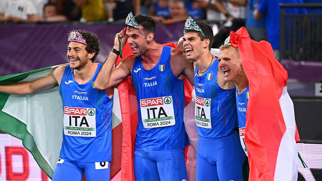 TV2000it's tweet photo. 👟#NEWS - #Atletica #Roma2024 - #Italia 🇮🇹
medaglia d'oro🥇 nella staffetta 4x100 con #Jacobs #Tortu #Meluzzo #Patta
Argento 🥈con Larissa #Iapichino nel lungo
e con la 4x400 con #Sito #Aceti #Meli #Scotti
Bronzo 🥉di #Arese nei 1500
#ItaliaTeam #Roma #Olimpico https://t.co/5W5ozuYlJj