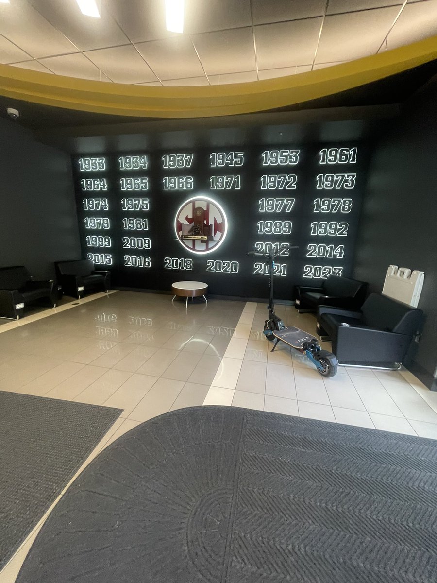 Coach Gentry back Home 🔥

Let’s Make History 🥇

#UATW 🌏 #GoPanthers 🐆