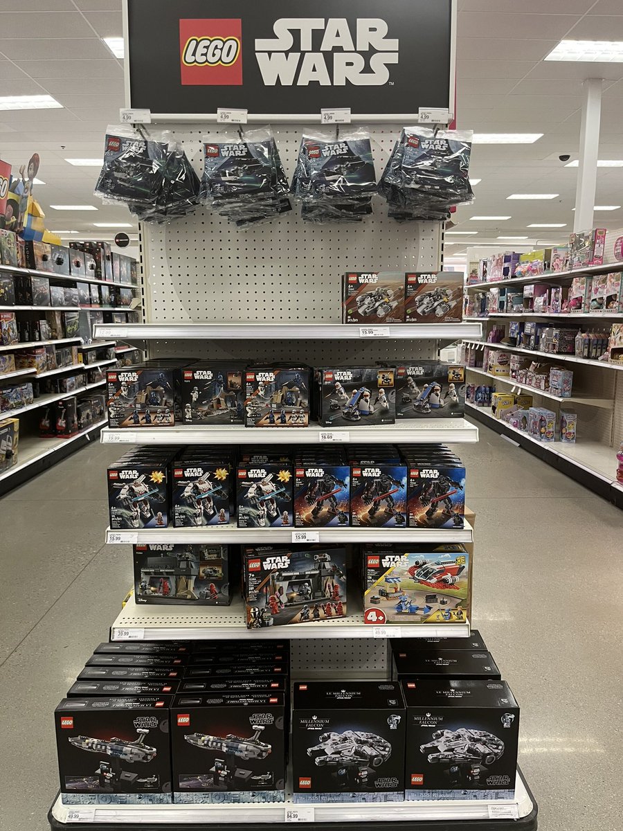 CollectCantina's tweet photo. New #LEGO #StarWars endcap at Target tonight featuring a poly bag #TIEinterceptor set for $4.99 USD. https://t.co/p7G2UAX3wo