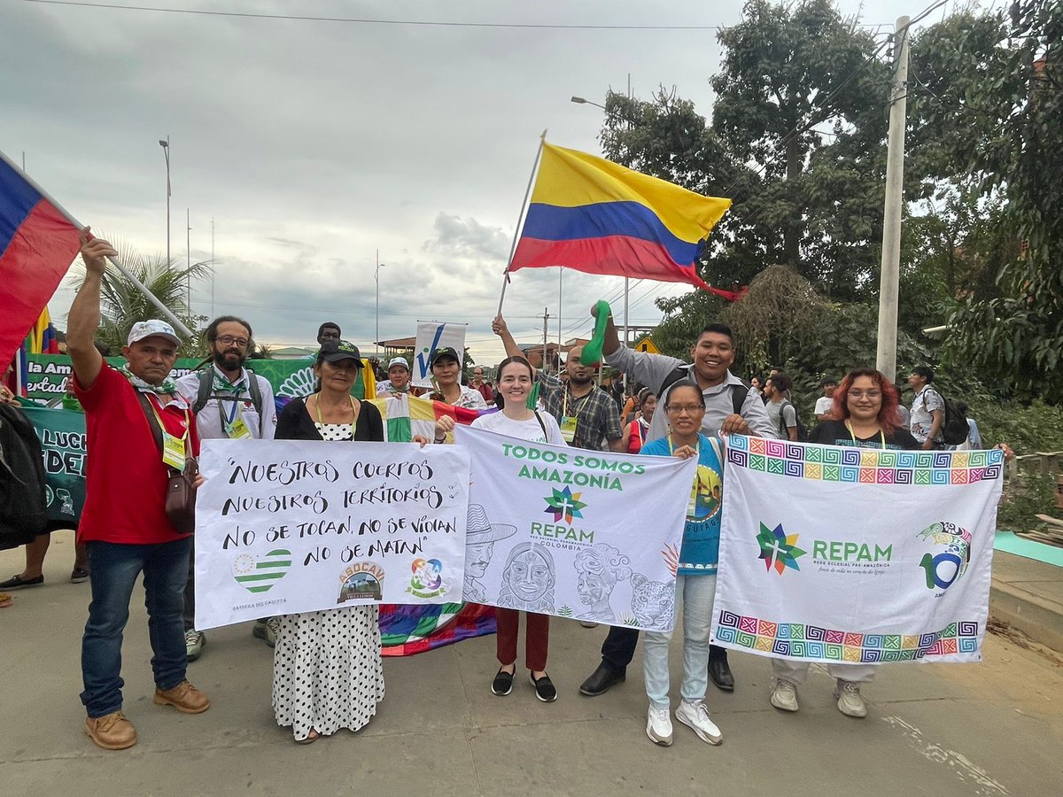 pastoralsocialc's tweet photo. Hoy, representantes indígenas, afrocolombianos y campesinos del Caquetá, del proyecto de Manejo Sostenible de la Tierra junto a @RepamColombia, se suman al Foro Social Pan Amazónico (FOSPA) XI en Bolivia. Del 12 al 15 de junio.

¡Todos Somos Amazonía! https://t.co/ELQV5arAa9