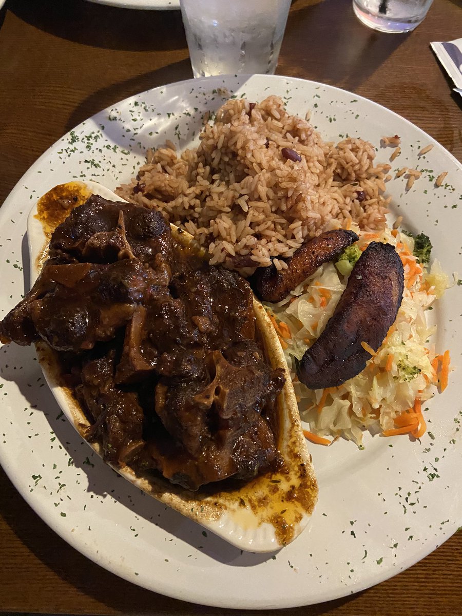 CaseyErlewein's tweet photo. Why did no one tell me about this before what the hell is wrong with you guys. Oxtail gatekeepers are my enemies now this is one of the best plates I’ve ever had. Lamar Jackson knows some good eats. https://t.co/eT0dz1Ss91
