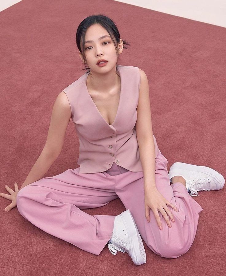 ᅟ
achei no fundo do meu armário porque só tenho roupa preta ou branca. #𝙽𝙴𝚅𝙴𝚁𝙼𝙾𝚁𝙴𝙳𝙾𝙰𝙼𝙾𝚁 ᅟ