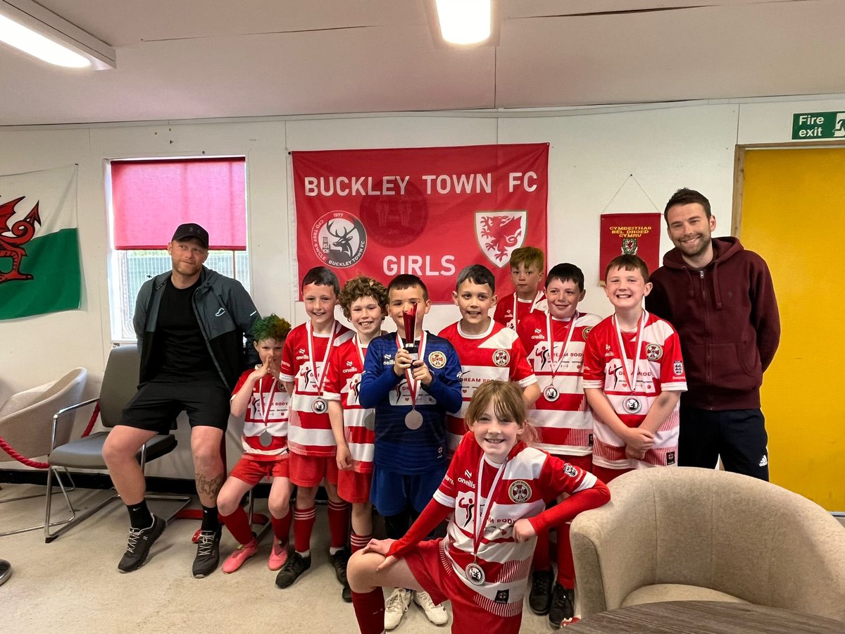 CarlaGand's tweet photo. Silverware for @CheshireVikings Crusaders U9s in Buckley last weekend! 🏆⚽️ https://t.co/Cw0y8ybhFl