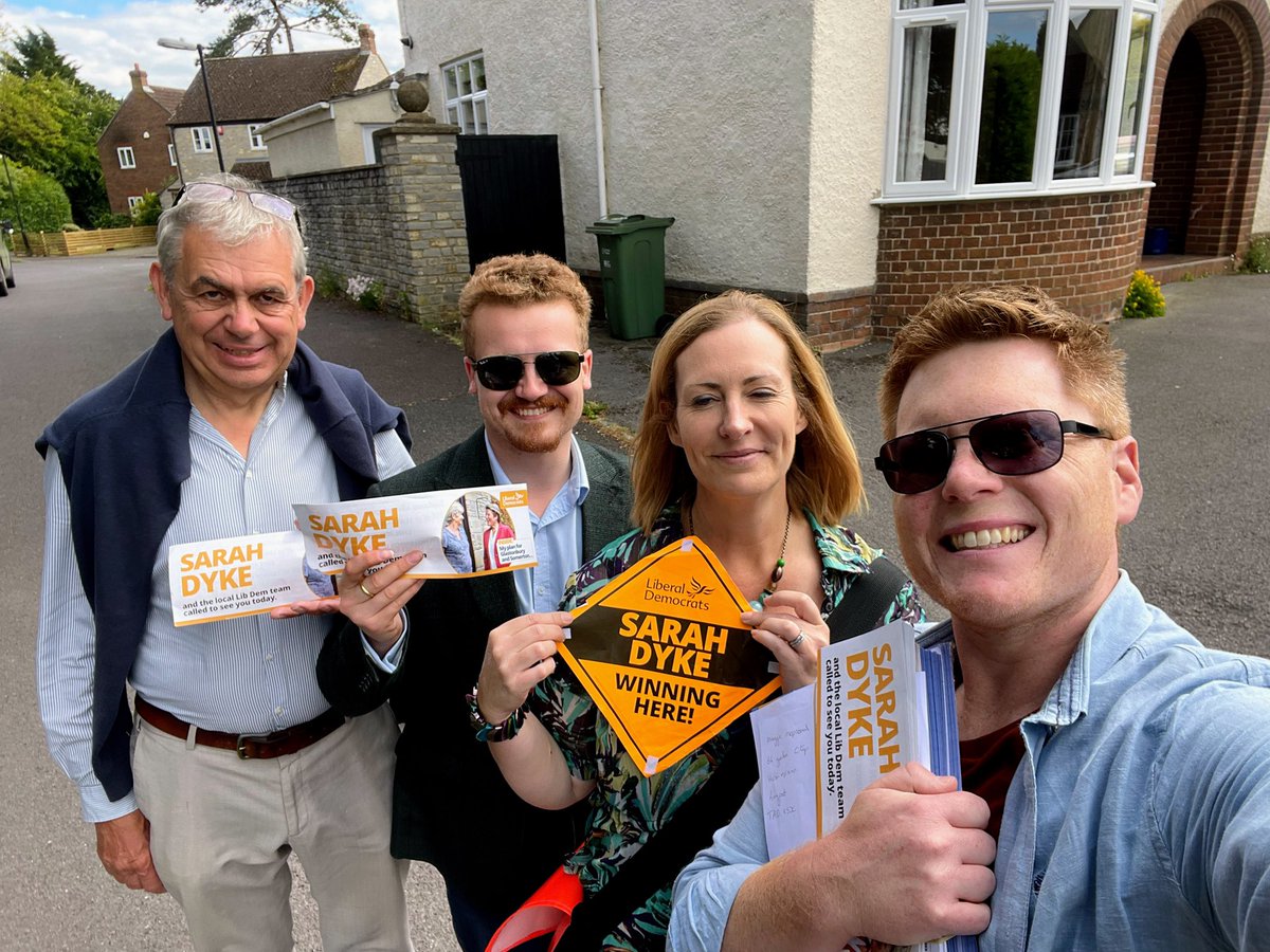 LibDemPatrick's tweet image. 🔶 Great to see so many Lib Dem signs dotted around #Langport and #Huish whilst out canvassing today with Sarah Dyke’s team. I had hoped to see some Conservative boards up by now but I’m struggling to spot any… have you seen one?🤔 
1/