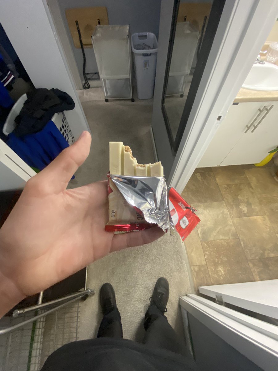 #mybreak White Kitkats 😩😩😩