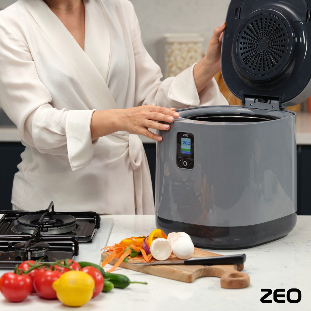 zeowastetech's tweet photo. Zeo Ev Tipi Kompost Makinesi ile meyve-sebze atıkları, yumurta kabukları, çay ve kahve posası, kılçık, pişmiş ve çiğ yemek atıkları gibi organik tüm gıda atıklarını kompost yaparak, toprağa faydalı besin haline getirebilirsiniz. 🌱

Zeo şimdi satışta 🌟

https://t.co/tQeXGV8gVZ https://t.co/blsDU64Mqu