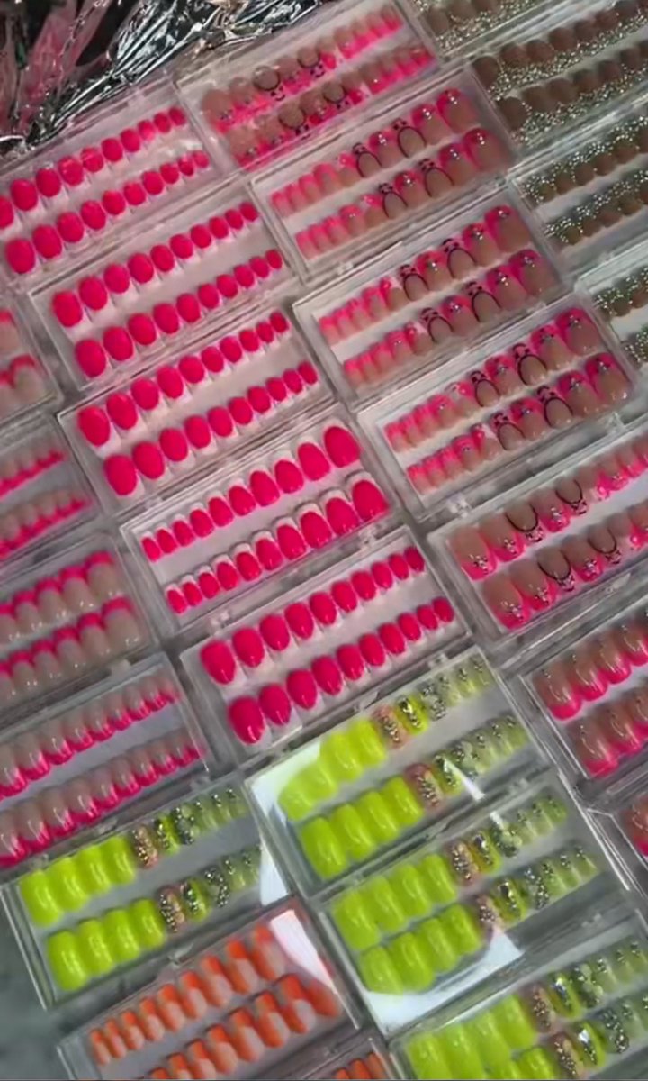 DhePlug's tweet image. We are your go to plug for pressonails in retail/wholesale✅ we ship worldwide ✅
Also your plug for sextoys and other sexual accessories ✅

IG: nailed_by_aj
Fungasm.ng