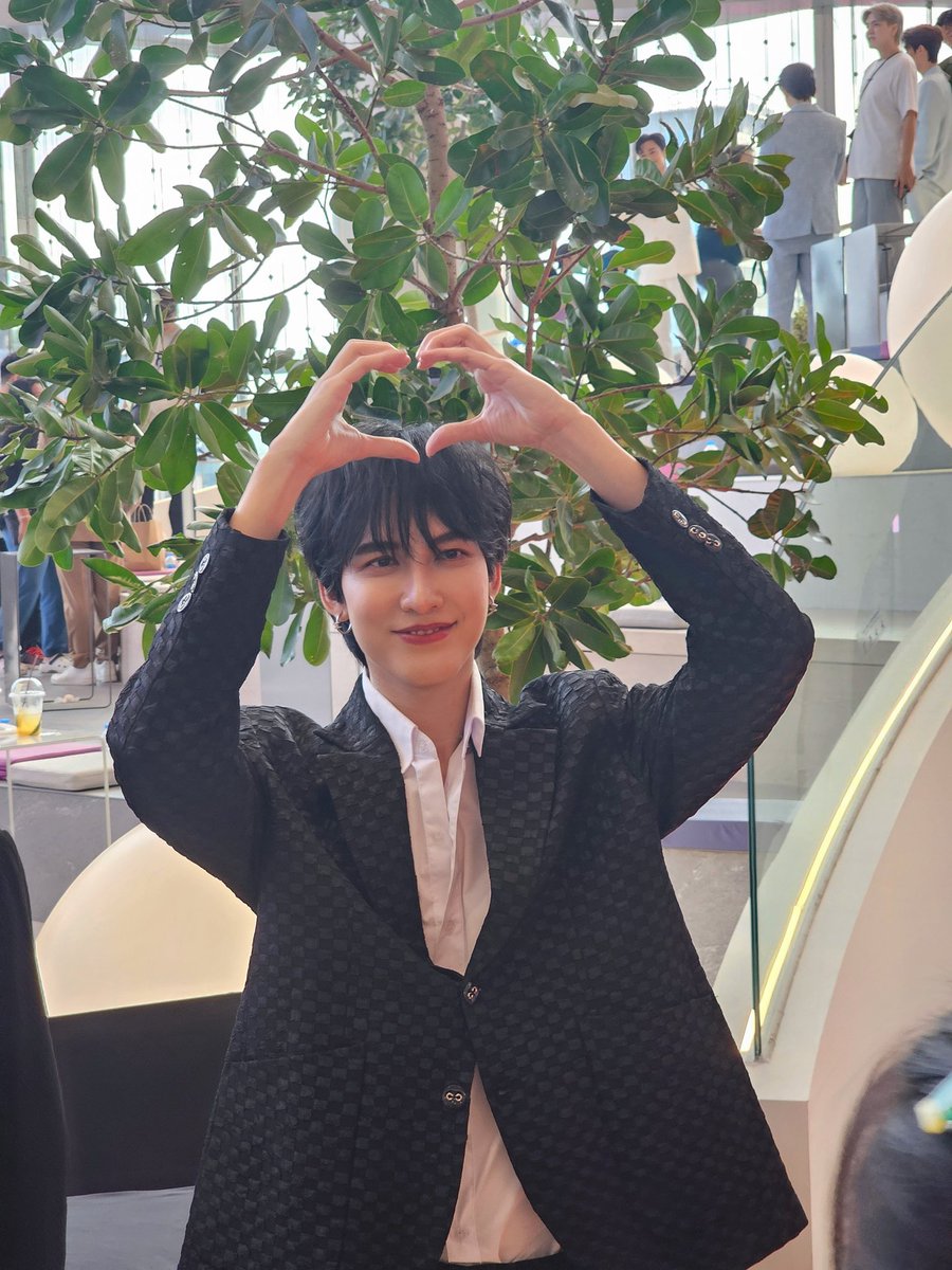 GoofieViolet's tweet photo. #ซูกัสบัณฑวิช 
#Sugusbuntawit 
#Sugus0811 
#NineEntAwards2024
#omgvampire
#ดวงใจเทวพรหม
#พรชีวัน
#นัทสฤษดิ์
#CandyG🍬 https://t.co/t3nT0tTIMO