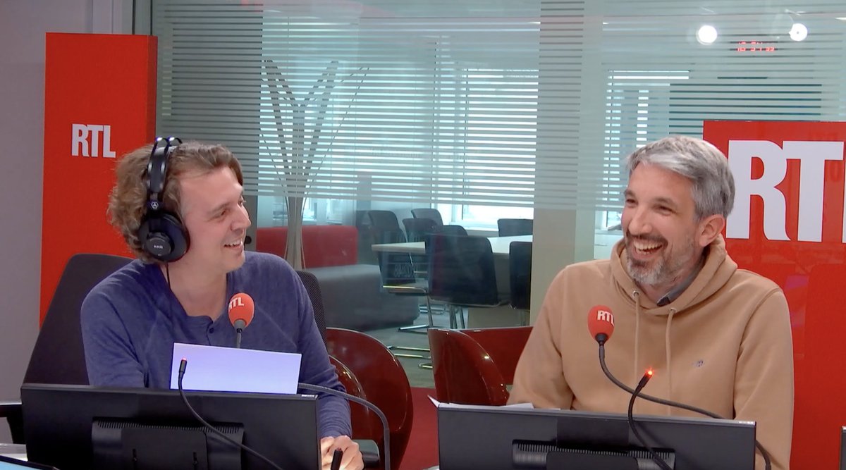 "Demande d'asile humoristique" : Guillaume Meurice et Aymeric Lompret débarquent par surprise dans le studio de RTL pendant la chronique d'Alex Vizorek ozap.com/actu/-demande-…