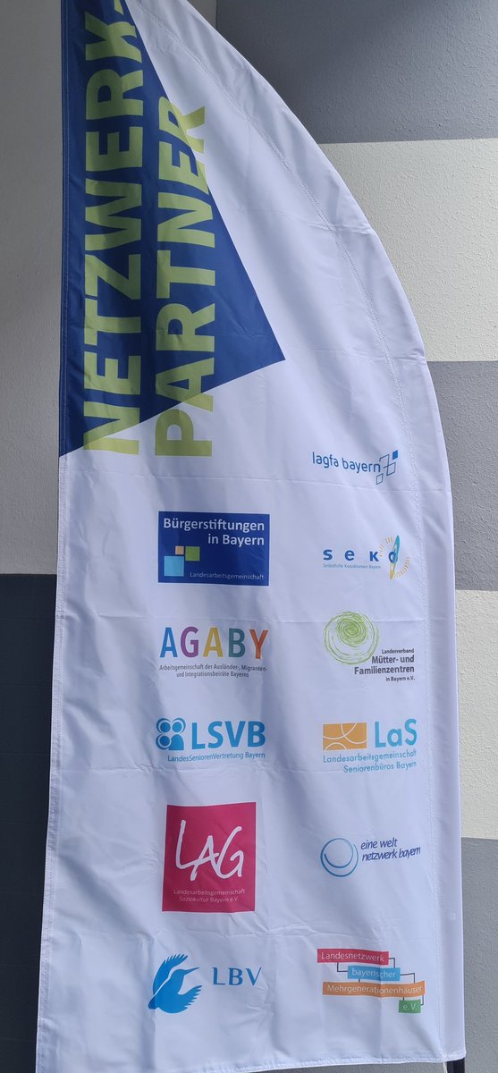 Parlamentarischer Abend Landesnetzwerk Bürgerschaftliches Engagement Bayern (LBE). LBV ist Mitglied im LBE. Ehrenamt ist Kitt der Gesellschaft. Nachdem es Fensterkitt kaum mehr gibt, sollte ich wohl sagen: "Ehrenamt ist Silikon der Gesellschaft". Beim LBV  können ALLE mitarbeiten