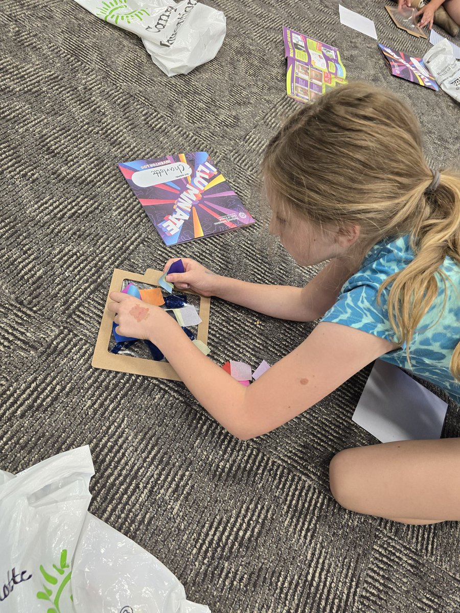 AdamYoder_23's tweet image. Campers are refracting light with their glow boxes @CampInvention #concordpride