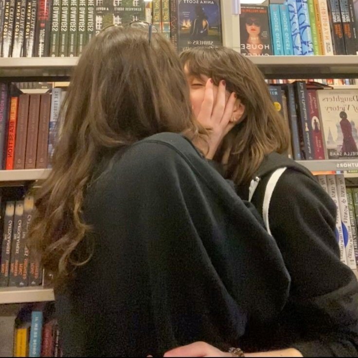 ㅤㅤ
        ❛ ♡︎  ━━━  ıт's α love sтorʏ bαbʏ jusт sαʏ ʏes : <a href="/Livv_Blackthorn/">𝕿𝗁𝖾 𝕻𝗋𝗈𝗍𝖾𝖼𝗍𝗈𝗋</a> тe αmo mınhα gαтınhα.
ㅤㅤ