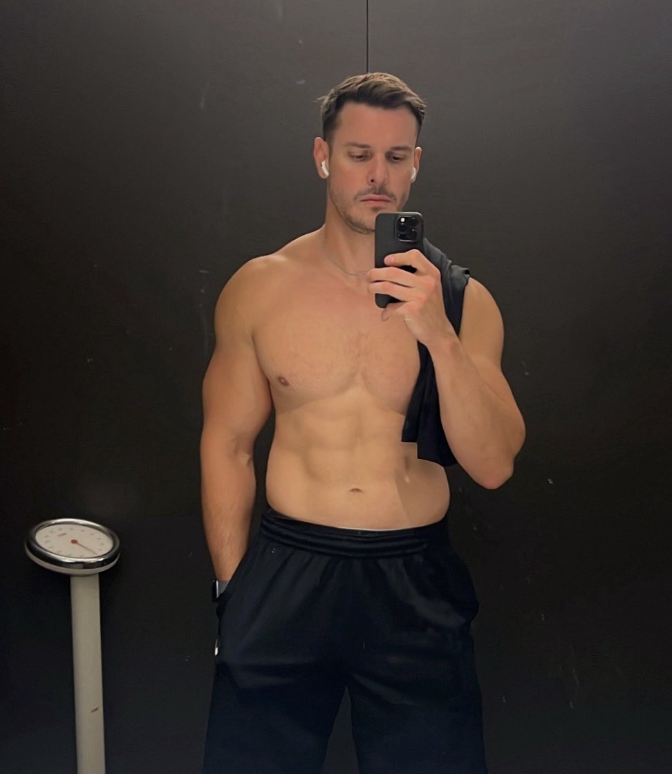 ultimate.simon tweet media