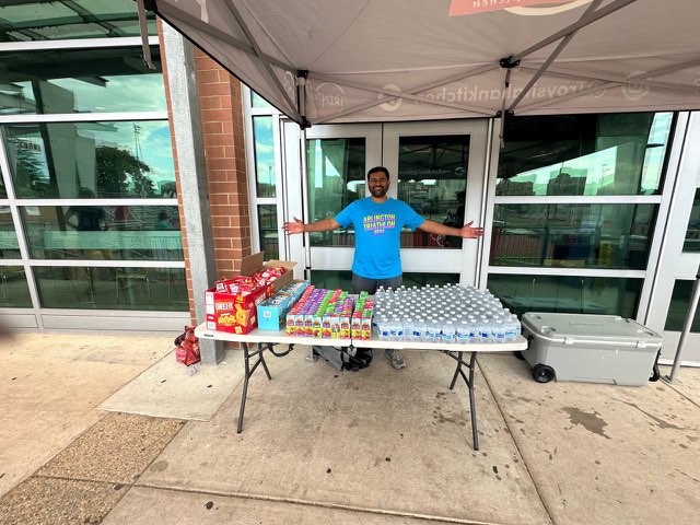 On June 9th, our Troy's team sponsored drinks and snacks, and we donated a percentage of our sales from June 8th to the Arlington Triathlon Club. Thank you to everyone who attended to support the marathon runners and Troy's!