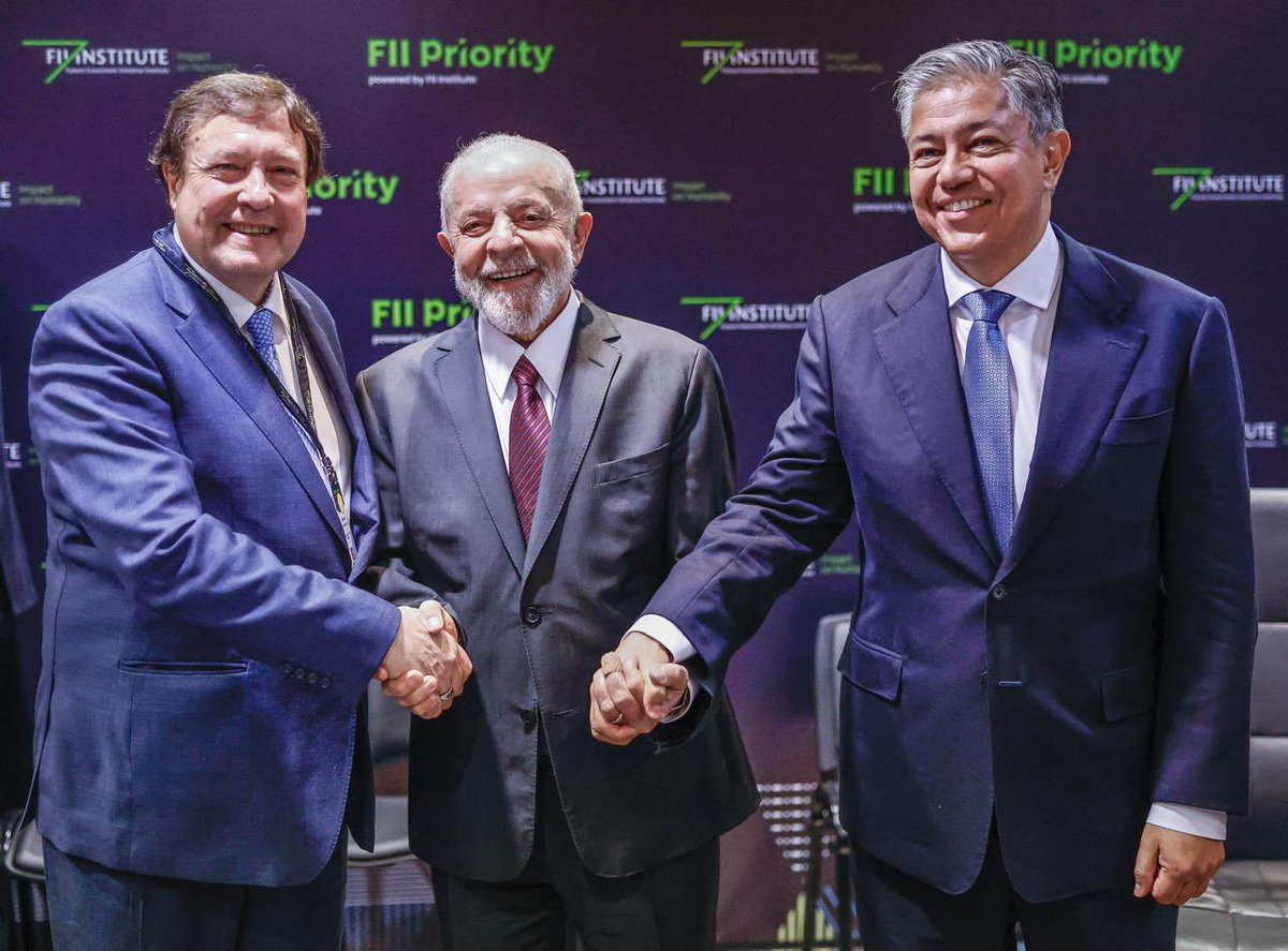 Durante la cumbre PRIORIDAD FII, organizada por Future Investment Initiative (FII Institute) en Río de Janeiro, junto a <a href="/Rolo_Figueroa/">Rolo Figueroa</a> nos reunimos con el presidente de Brasil <a href="/LulaOficial/">Lula</a> para intercambiar miradas sobre la transición energética e interiorizarlo sobre Vaca Muerta