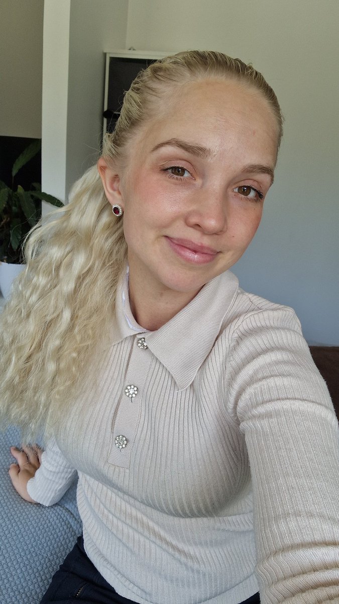 <a href="/MartinaDez/">MartinaH</a> 
Taking day by day