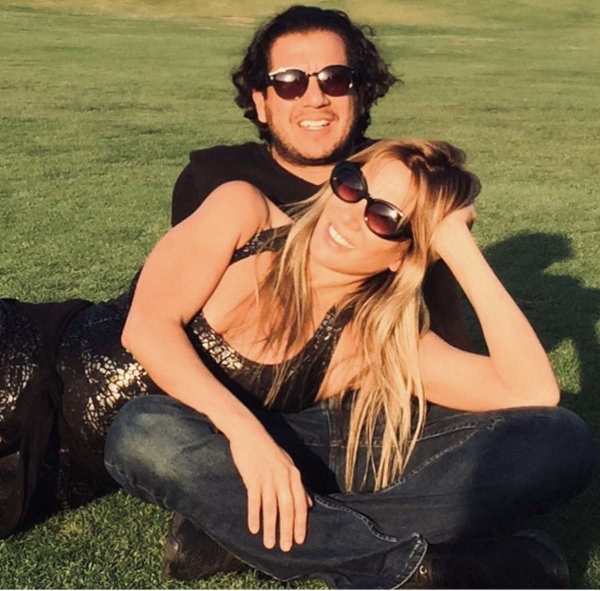 BelenHidalgo's tweet photo. Más q Feliz , disfrutando aniversario de 13 Años de AMOR❤️❤️ https://t.co/Ey9JmfciEt