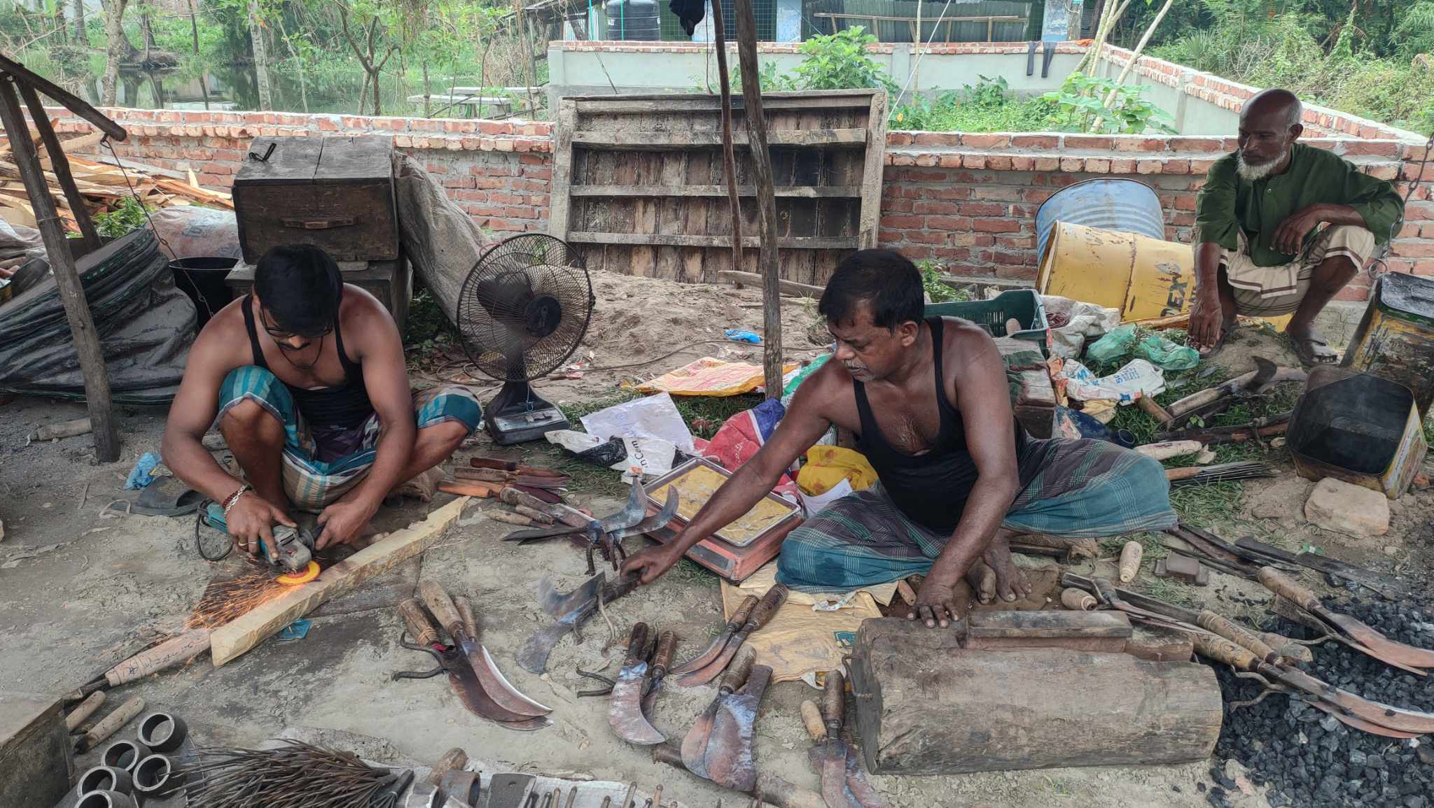 ঈদের আমেজে টুংটাং শব্দে মুখরিত আমতলী