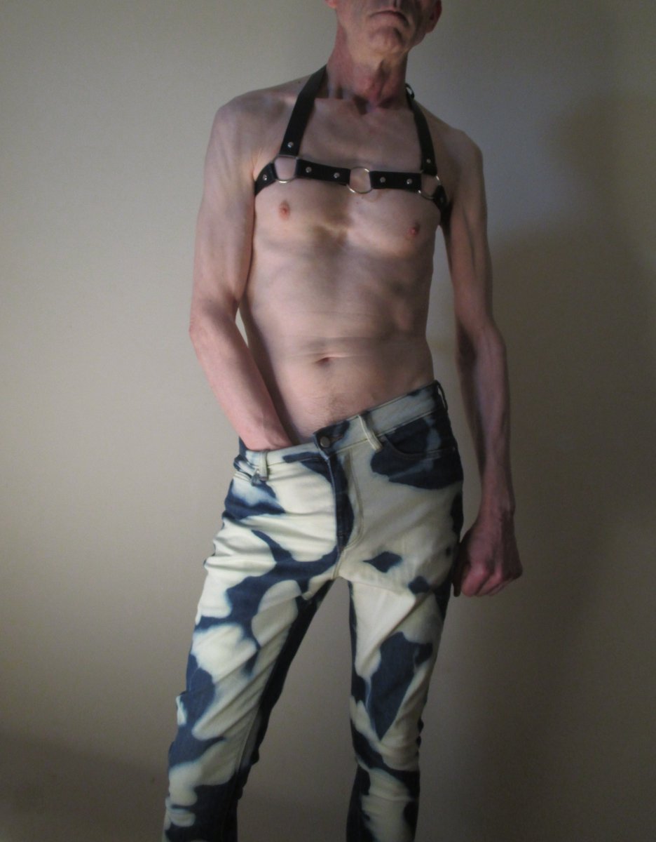 ScrewtopYou's tweet photo. Waiting for you. On your knees or bend over - your choice.
#teamtop #uncutcock #gaydaddy #cottaging #publicsex #gaycruise #gaycruising #cruising #cruisingpublic #gaytearoom #toiletfuck #leatherharness #gaybleachers #gaybathroom #gaybathroomsex #gayfetish https://t.co/CoOLrkQZxE