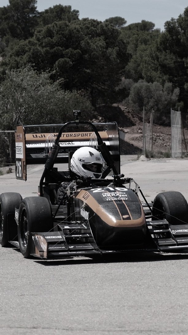 Hoy es miércoles  y ya sabéis lo que toca 🥰 

¡Wallpapers! 🏎🧡