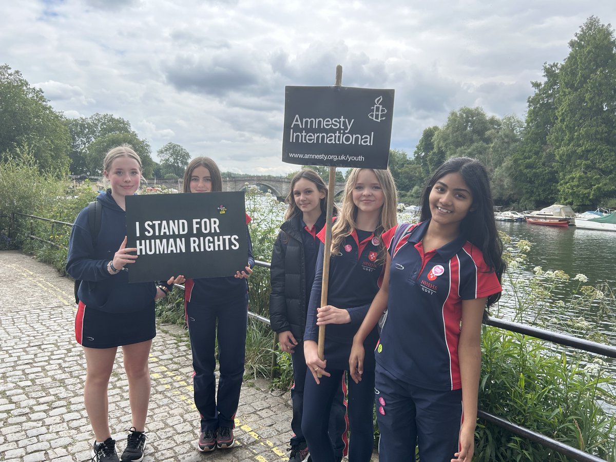 nhehs's tweet photo. Our formidable Amnesty Youth Group made it: c. 10 miles walked from school to Richmond, in support of improving the conditions of the 10,000 child refugees in the UK. @AmnestyUK @amnesty Well done, too, to Yr10 4 leading an informative and interactive workshop this am! #gdst150 https://t.co/MZbTPkTVcE