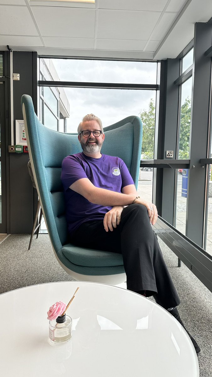 LearningMeEdu's tweet photo. If you think you spotted some big kids swinging in the gorgeous @CatalystNI_ foyer chairs today, it may have been @bnobleEdu and @NOCpsEd! 

Another day rocking our new #UnderstandingMe t-shirts! Who else is a fan of the purple? 💜🙋🏻‍♀️ https://t.co/IlALwmi6oO