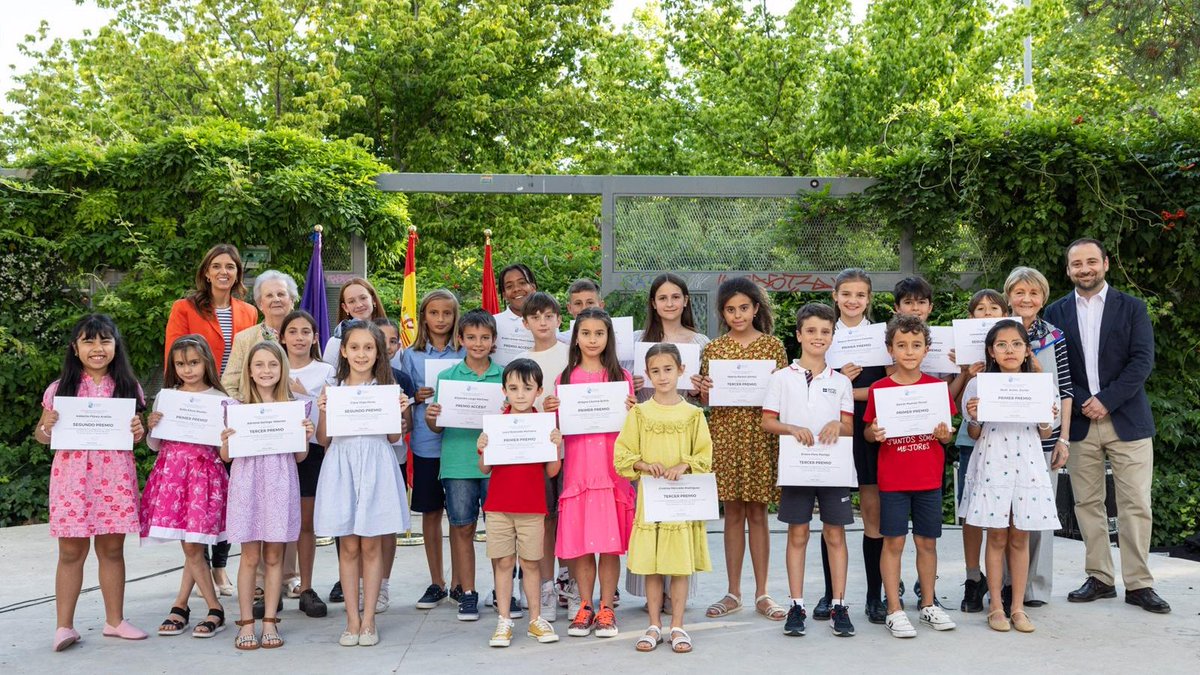 muni_mad's tweet photo. Pozuelo de Alarcón celebra la entrega de premios del concurso escolar 'Gerardo Diego' https://t.co/drKhpl3uXA https://t.co/MHlhlDqJZG