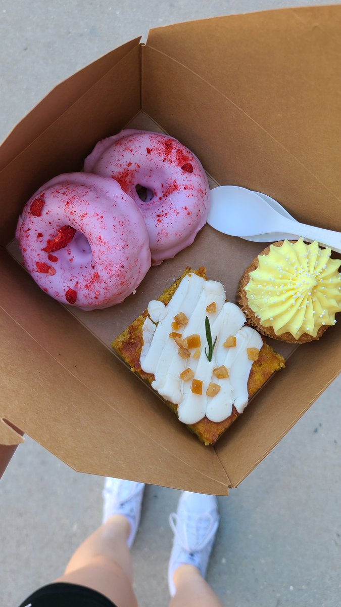 cloreene's tweet photo. Dairy, gluten, alcohol free life:
Raspberry ginger shrub with crushed strawberry vinegar
VGF strawberry lemonade donuts
VGF lemon raspberry donut
GF orange olive oil cake https://t.co/gkXPwVE2z3