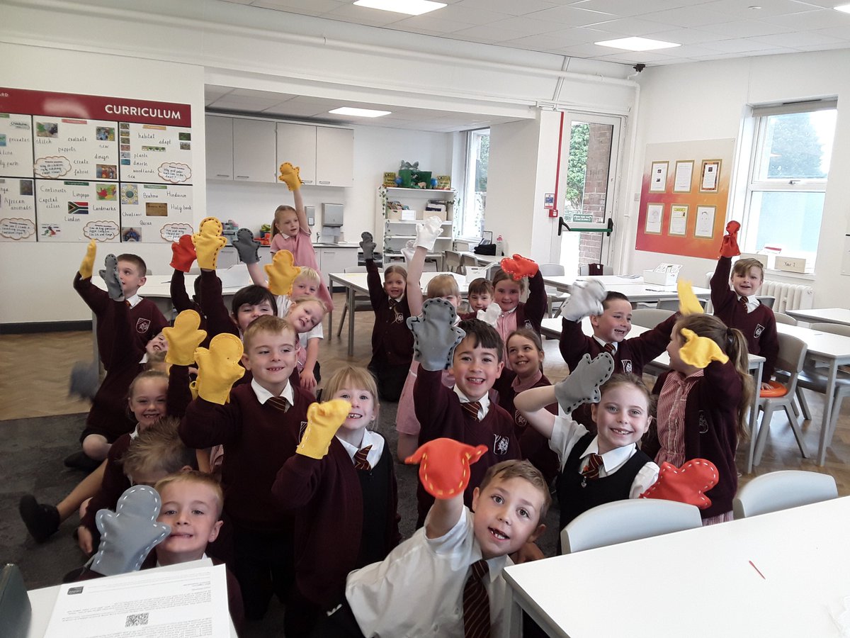 Orchard_Head's tweet photo. Class 1/2 had a wonderful morning with parents showing them our sewing skills in preparation to make our hand puppets. We cannot wait to add our final designs onto our puppets #openclassroom #KS1. https://t.co/PxCZlVPoap