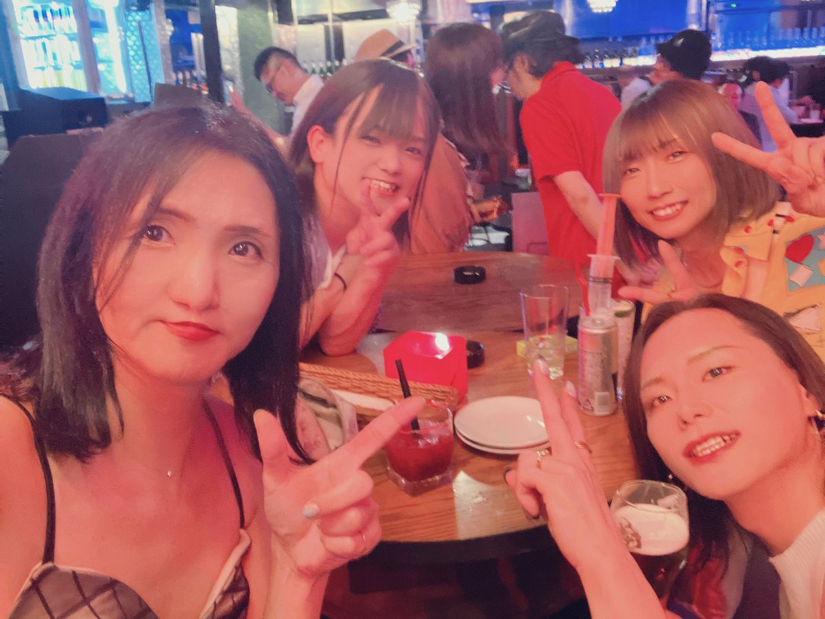 銀座 <a href="/ribocean_ginza/">RIB HOUSE / OCEAN HOUSE</a> から帰ってきました。ラストにしておそらく過去最高人数の沢山のお客様にお越しいただき、本当にありがとうございました🫶
1分1秒が全部楽しくて、お店もめちゃくちゃ盛り上って、これが来月からないっていう実感が最後までありませんでした。

なにせ #一生パーティ