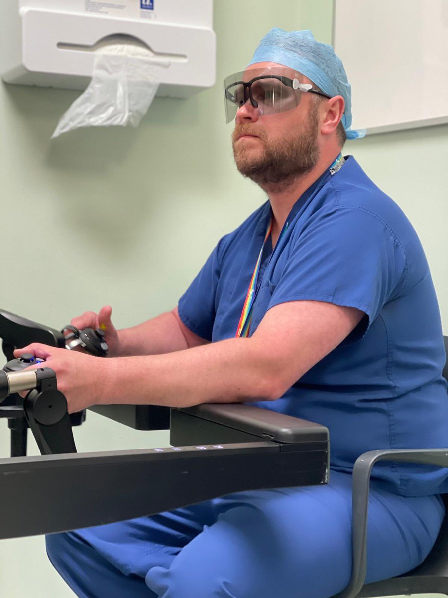 SurgeryHPB's tweet image. From sim to our first #Robotic #Hernia operations. Over the moon with the process thanks to @CMRSurgical Kate and Herman for the fantastic training and support. Great working with @StellaSmithSurg to set up a Robotic Hernia practice @MFT_MRI and thanks to Doug Speake (legend)