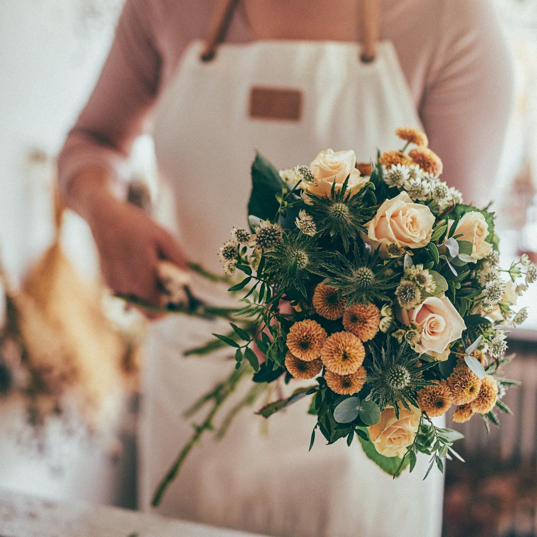 LOOKING FOR A SIGN TO BUY SOME FLOWERS!? Here it is! 

🌻: Margitta's Flowers