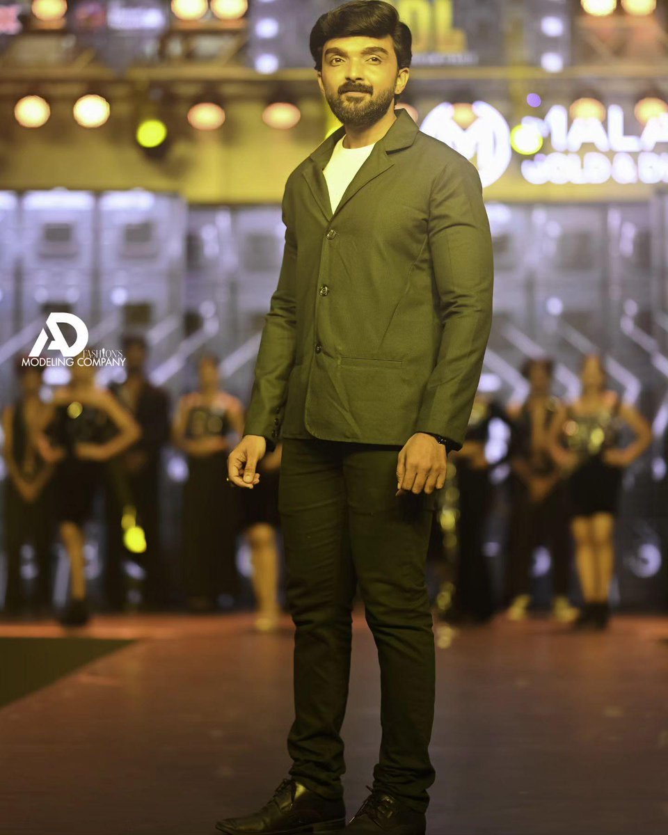 mithun_saayanth's tweet photo. Just walk like king 😊
Showstopper of National Designer Fashion League for ad_fashions_and_modeling_ 😍 https://t.co/PiIenhDoDT