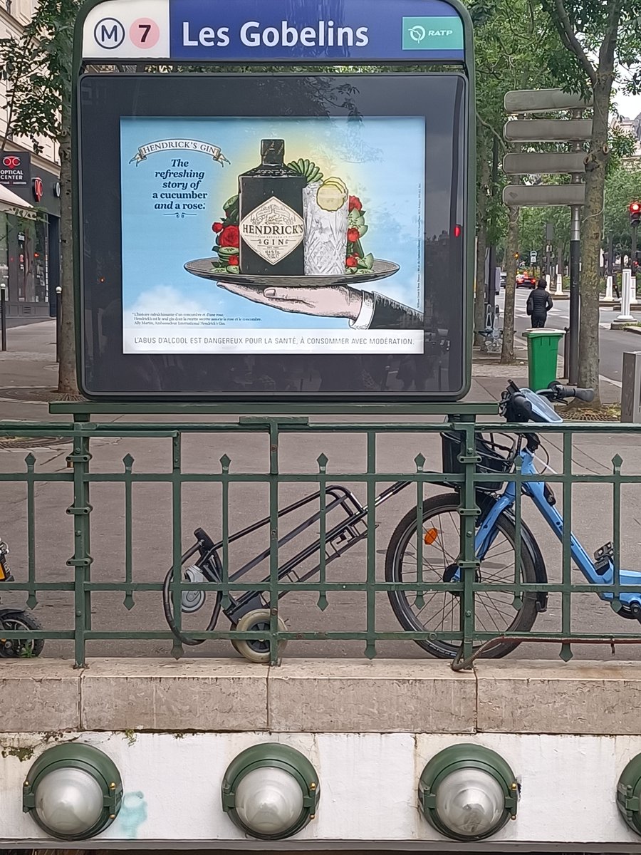 Bienvenue station Gobelins, <a href="/RATPgroup/">RATP Group</a> vous laisse l'embarras du choix, et bien entendu à 2min d'une école! #BalanceTaPub L'alcool sur le chemin de l'école, il est temps de dire stop <a href="/JeanCASTEX/">Jean Castex</a> !