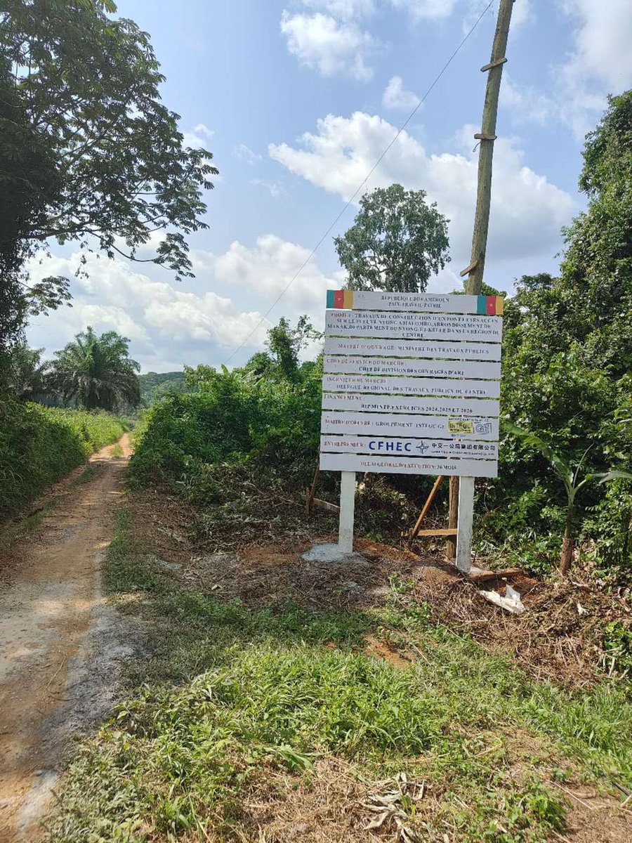 MintpGov's tweet image. Construction du pont sur le fleuve #Nyong à #Malombo, l&apos;entreprise poursuit son installation et réalise parallèlement les études géotechniques.
#Cameroun🇨🇲