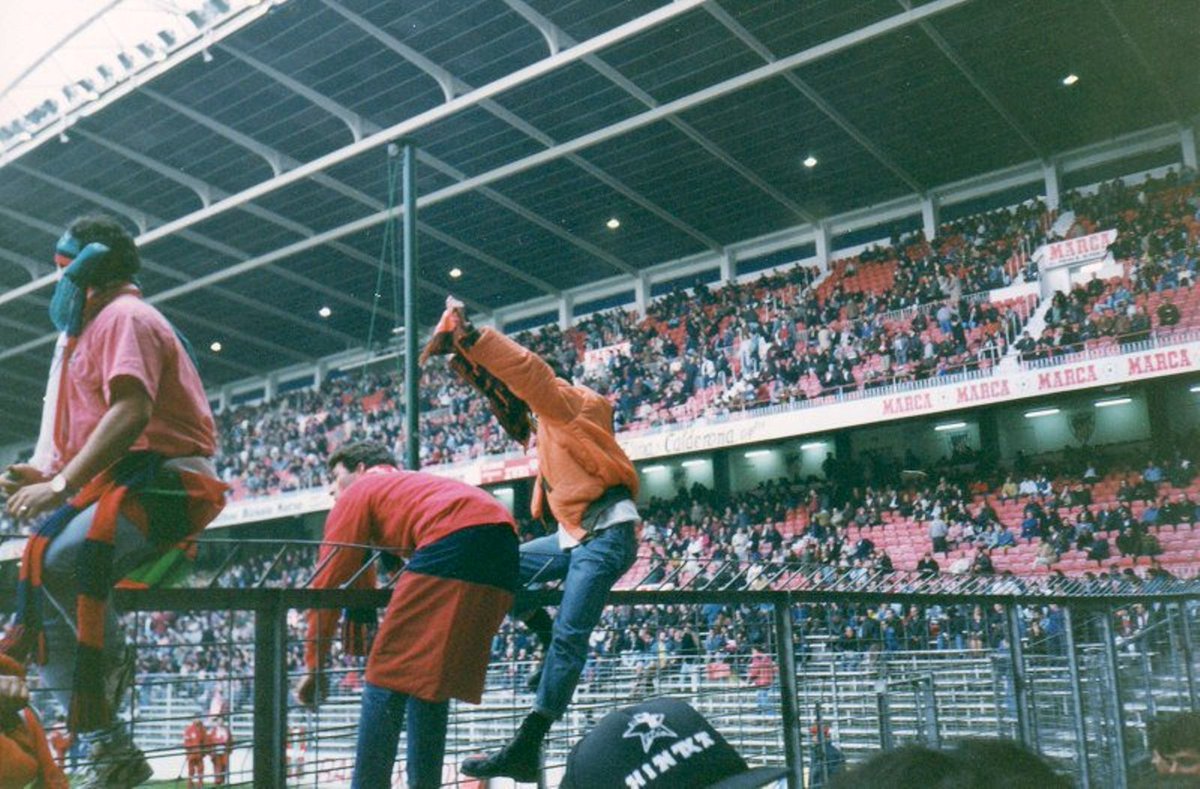culturayesenzia's tweet photo. Indar gorri aquellos maravillosos años. https://t.co/IgFGNm32Ts