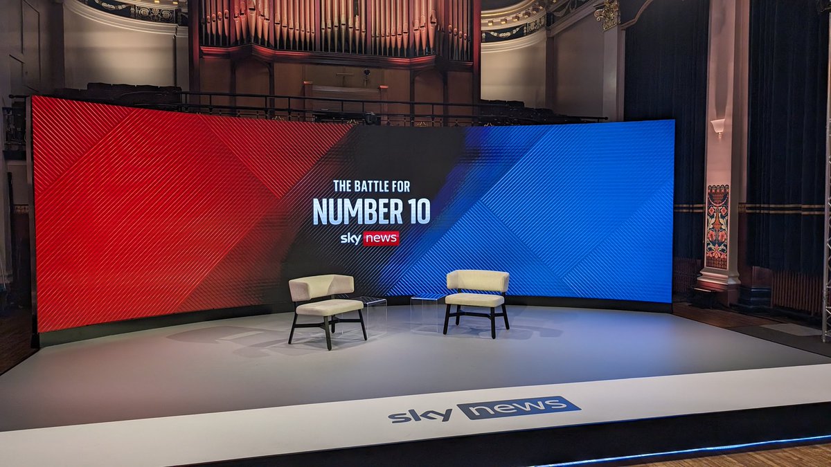Tom Larkin (@tomlarkinsky) on Twitter photo Get the popcorn in and turn Sky on the biggest screen you can find.
Keir Starmer and Rishi Sunak facing a <a href="/BethRigby/">Beth Rigby</a> grilling + audience questions.
Then at 9pm find out who won with <a href="/SophyRidgeSky/">Sophy Ridge</a> and <a href="/SamCoatesSky/">Sam Coates Sky</a> delivering the snap poll verdict. Box office 🍿 Get the popcorn in and turn Sky on the biggest screen you can find.
Keir Starmer and Rishi Sunak facing a <a href="/BethRigby/">Beth Rigby</a> grilling + audience questions.
Then at 9pm find out who won with <a href="/SophyRidgeSky/">Sophy Ridge</a> and <a href="/SamCoatesSky/">Sam Coates Sky</a> delivering the snap poll verdict. Box office 🍿