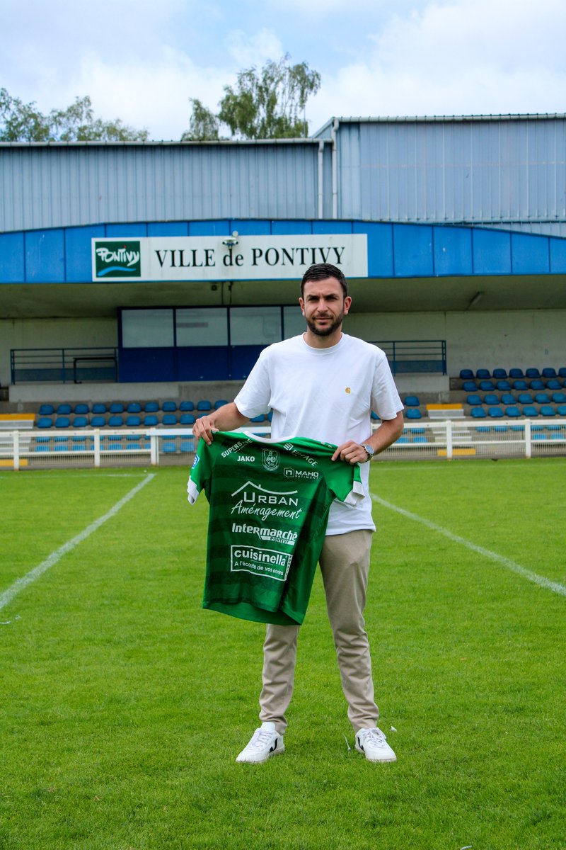 GSIPontivy's tweet photo. Amaury Le Nouen est (de nouveau) gésiste ! 💚🩶

L'ailier droit, passé par le club de 2017 à 2021, fait son retour à la GSI Pontivy après être passé par le @dinanlehonfc ! 🔥

Les mots d'Amaury en défilant le tweet. ⬇️ https://t.co/e4e9F3GDqK