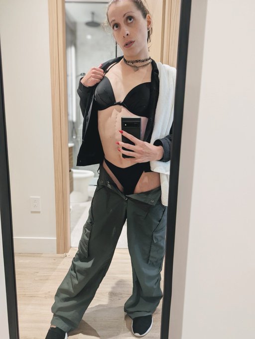 Forgot to bring my phone to the rooftop hot tub... Oops 🫣 https://t.co/qkMuBX3rlt