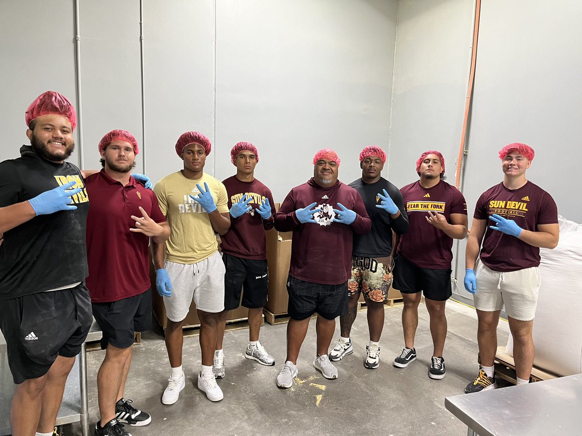 CoachTuitele's tweet image. Thank you to the: Feed My Starving Children Organization for having us this morning.
#FMSC
#LIFERS