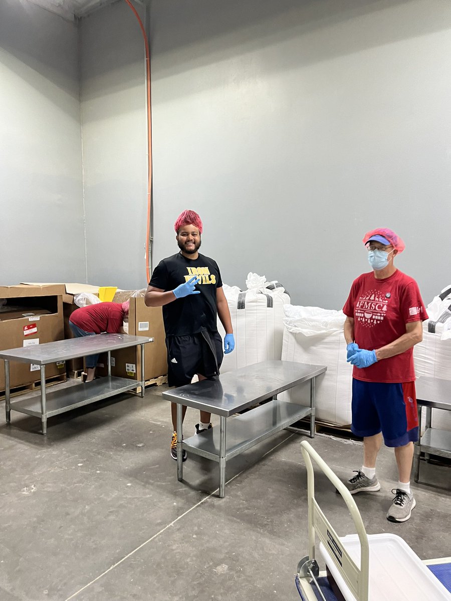 CoachTuitele's tweet image. Thank you to the: Feed My Starving Children Organization for having us this morning.
#FMSC
#LIFERS