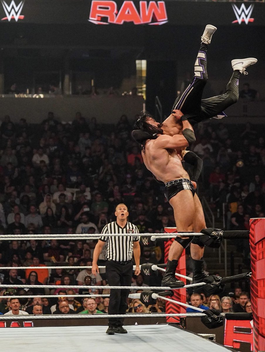 Finn Bálor tweet media