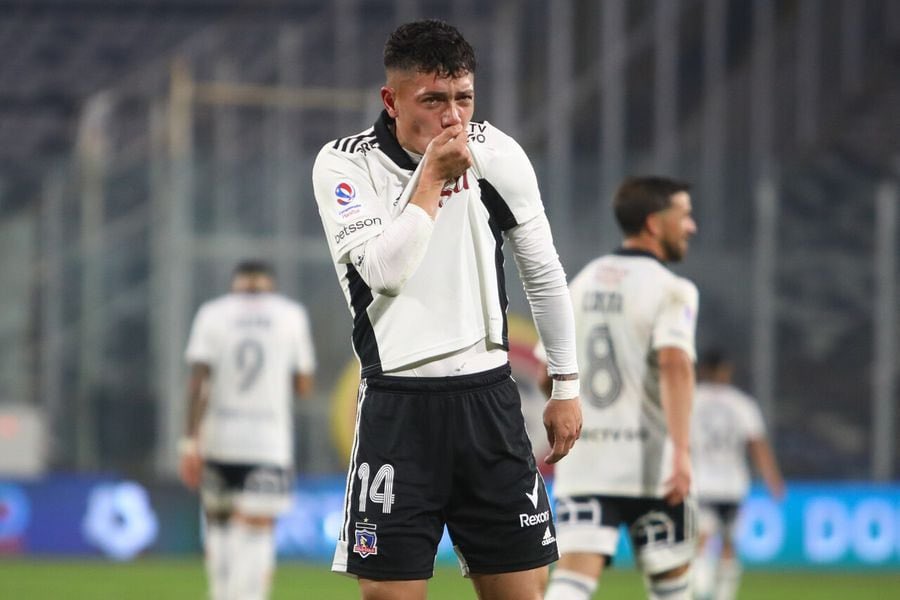 Jorge Almirón cierra especulaciones sobre salida de Cristián Zavala en Colo Colo.