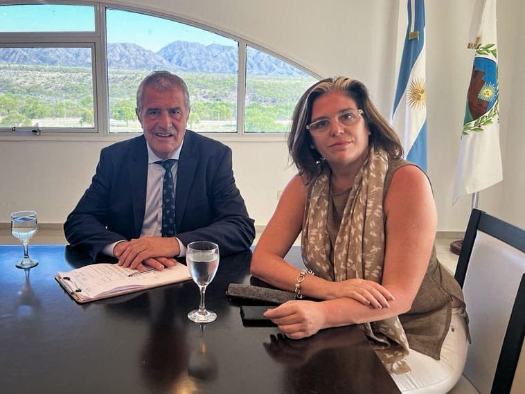 ANSL715038's tweet photo. @yayita_sl @diegomasci @ULaPunta Jerarquizar es poner la novia del vicegobernador? https://t.co/g62liYRyS2