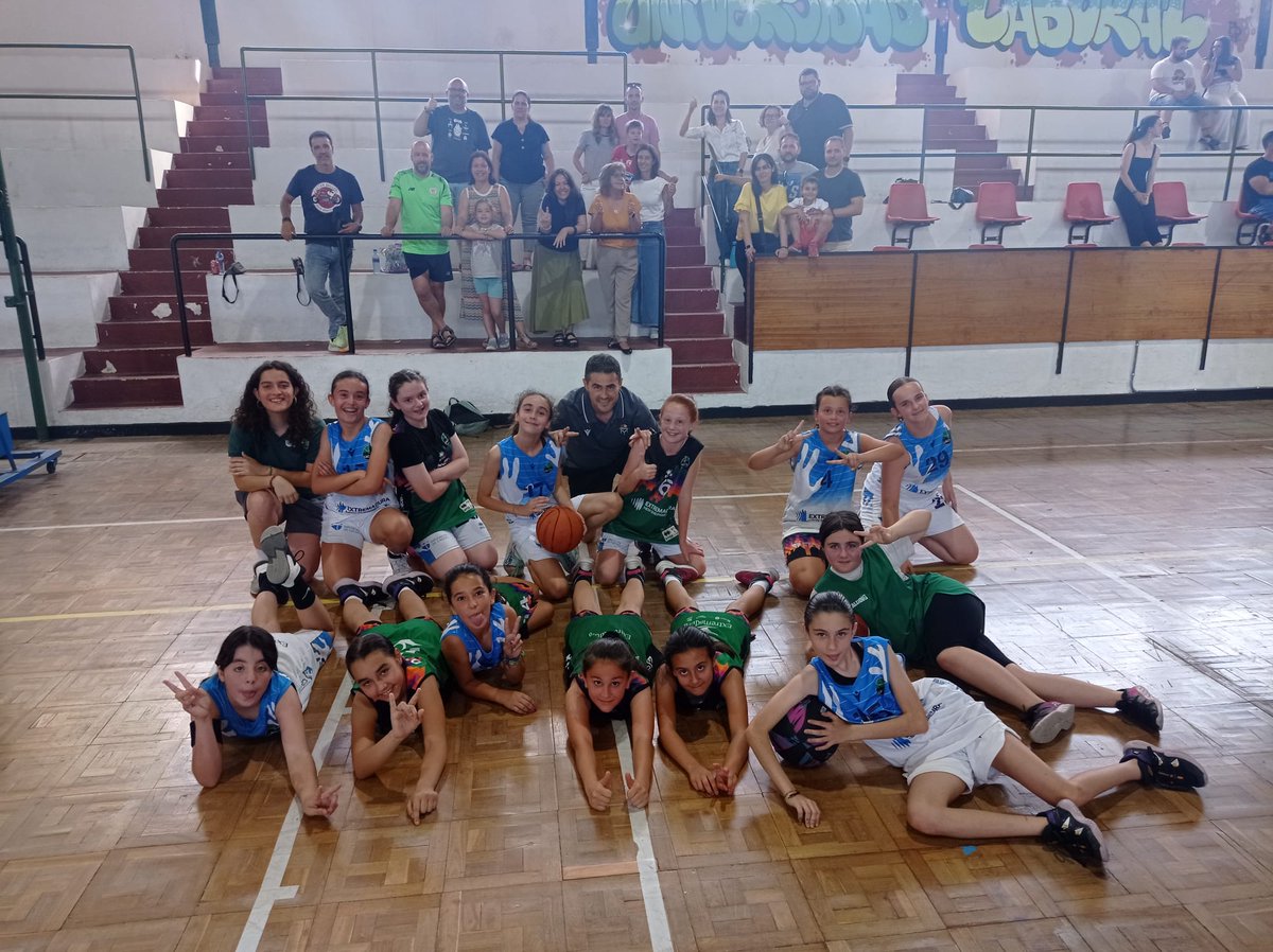 Tras el partido disputado hoy entre ambos equipos minis del club, el equipo Mini Femenino <a href="/CaceresSMBasket/">Cáceres Sportmaking Basket</a> <a href="/Caceres_Basket/">CacerEsBasket</a> se proclama campeón de la Liga Local de Cáceres, finalizando invictas la competición. ¡ENHORABUENA A ESAS CHICAS POR EL ENORME TRABAJO!