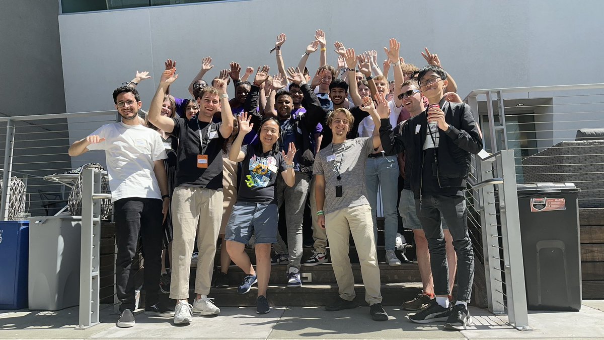 Thanks to everyone who came out to our #WWDCScholars community event!