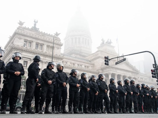 queridasok's tweet photo. Argentina bajo la niebla y la crueldad.

Foto: @somostelam https://t.co/e17blJL0dG